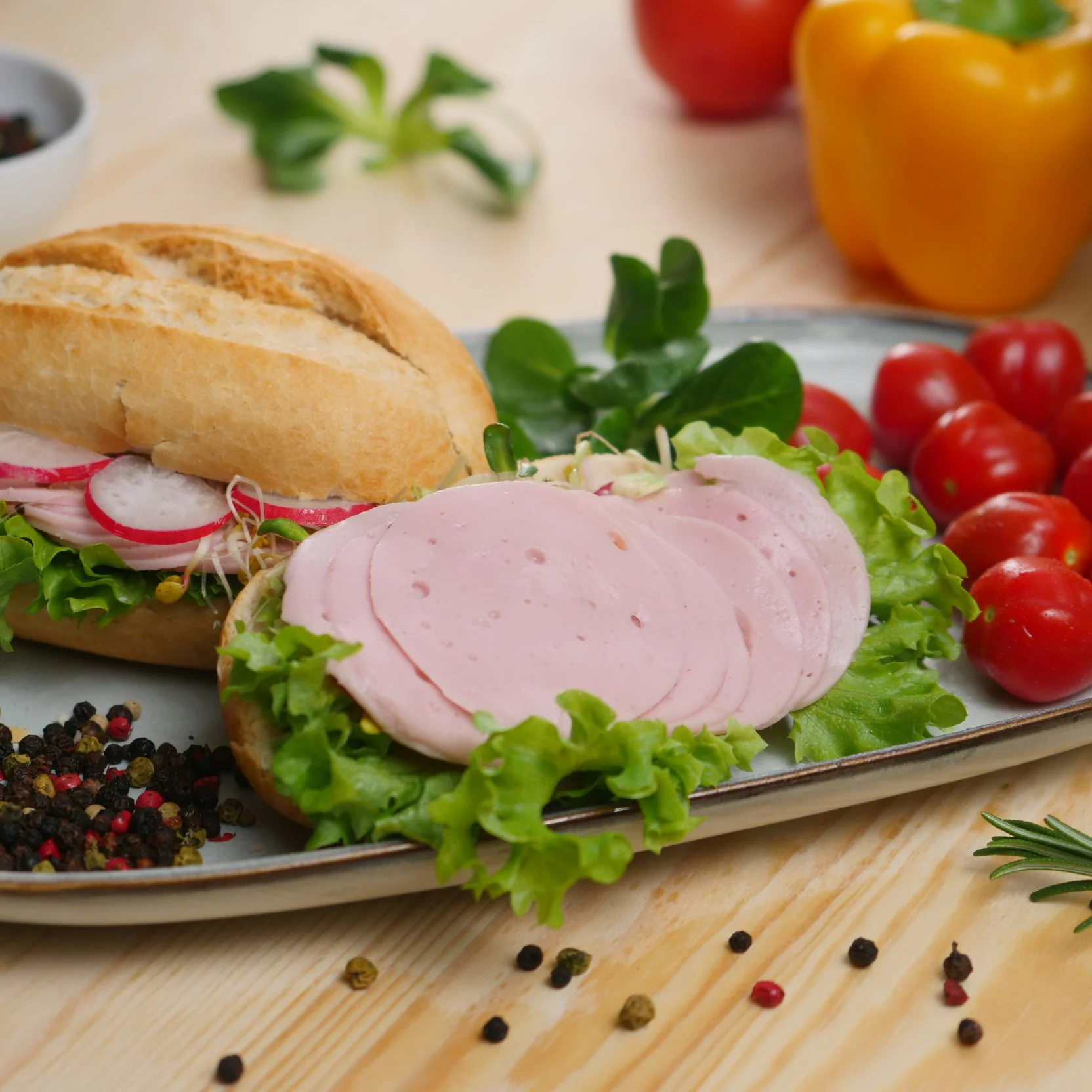 SNS Foods — kanapka z szynką w pełnym kontekście kulinarnym
